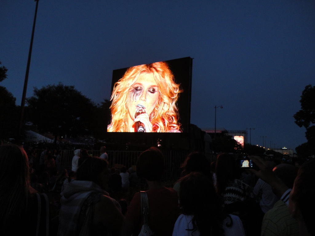 15. Kapcsolat Koncert - Live With Ke$ha