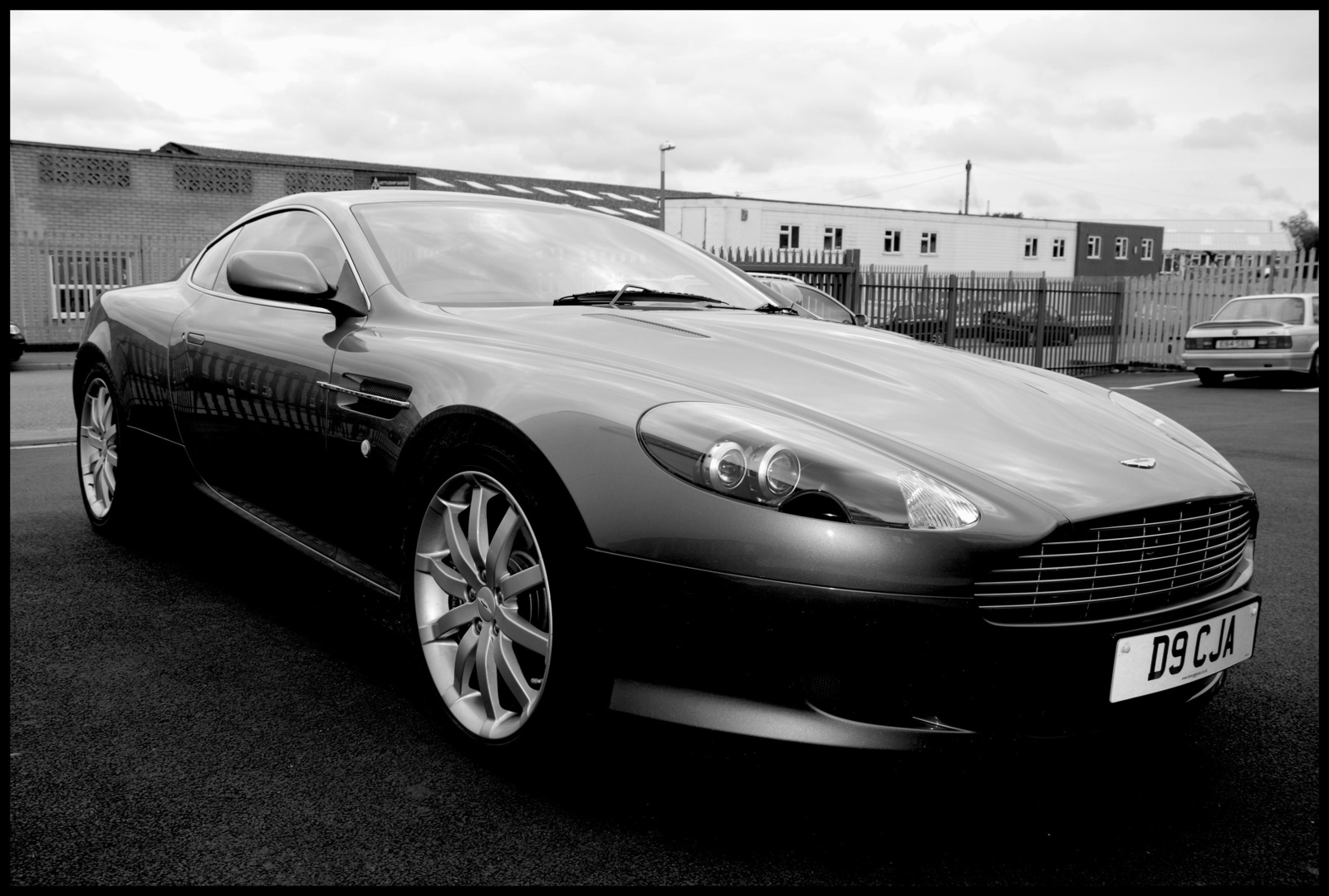 DB9 bw