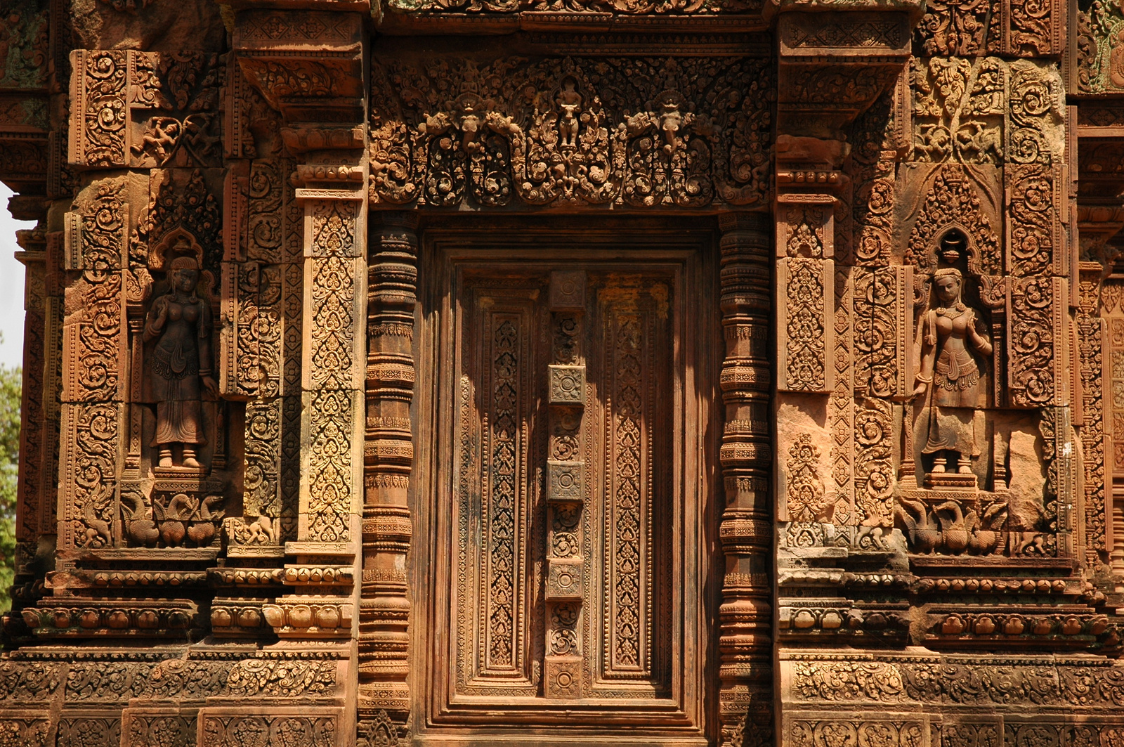 Banteay Srei kőcsipkéi