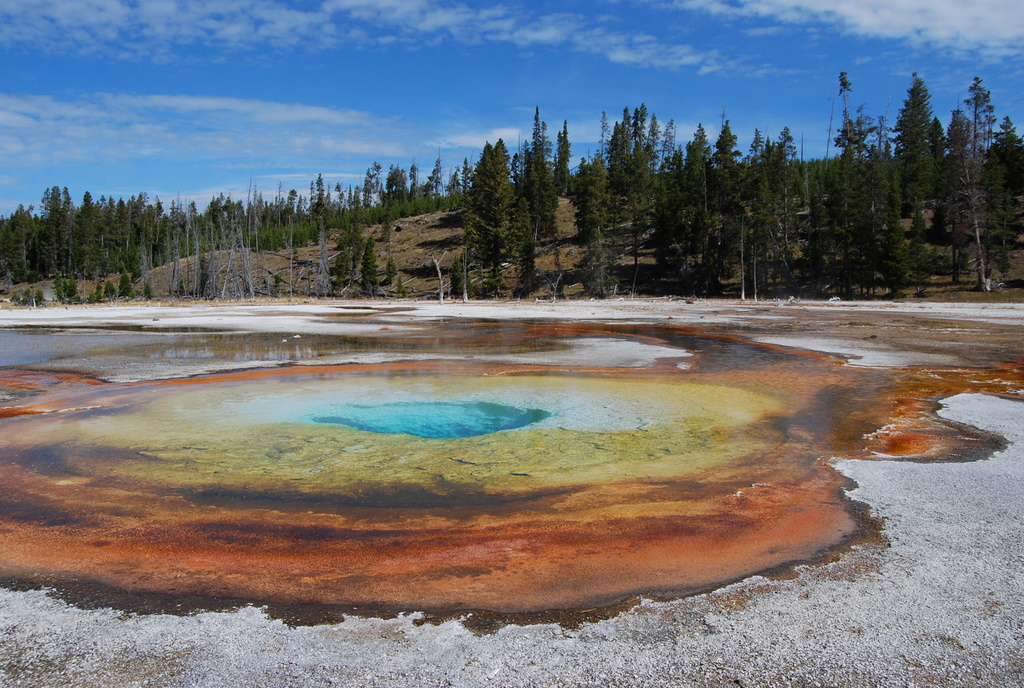 US 2010 Day08  088 Chromatic Pool, Yellowstone NP, WY