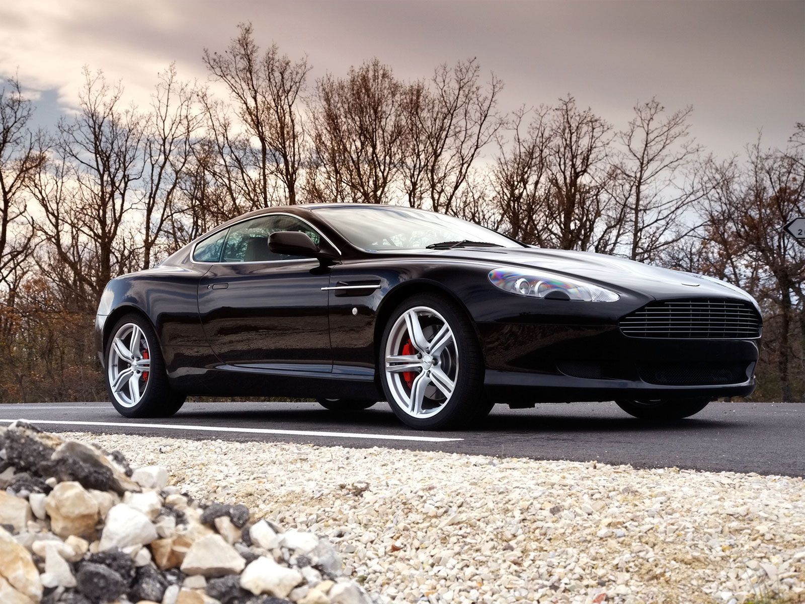 2007-Aston-Martin-DB9-06