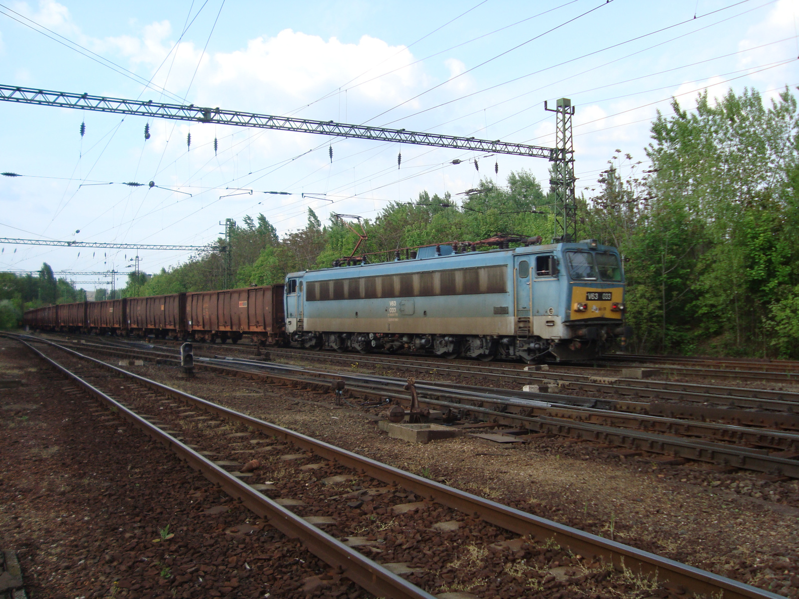 V63 033