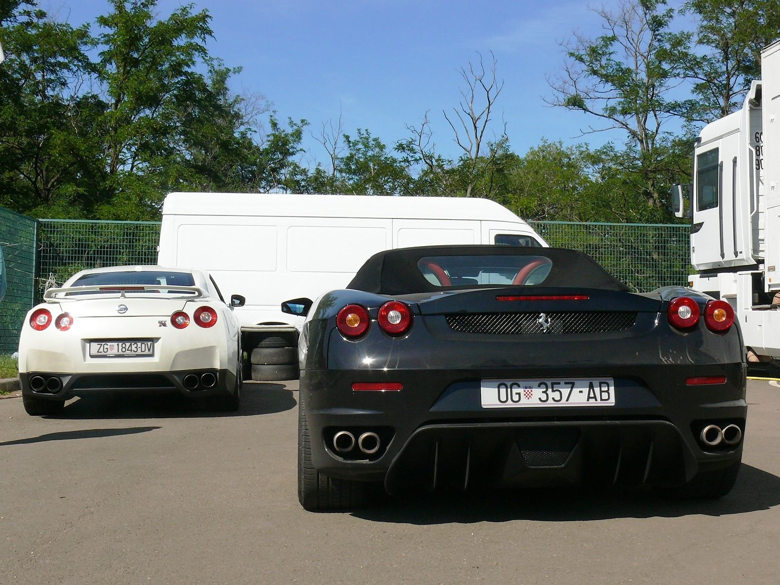 Ferrari F430 Spider - Nissan GT-R combo