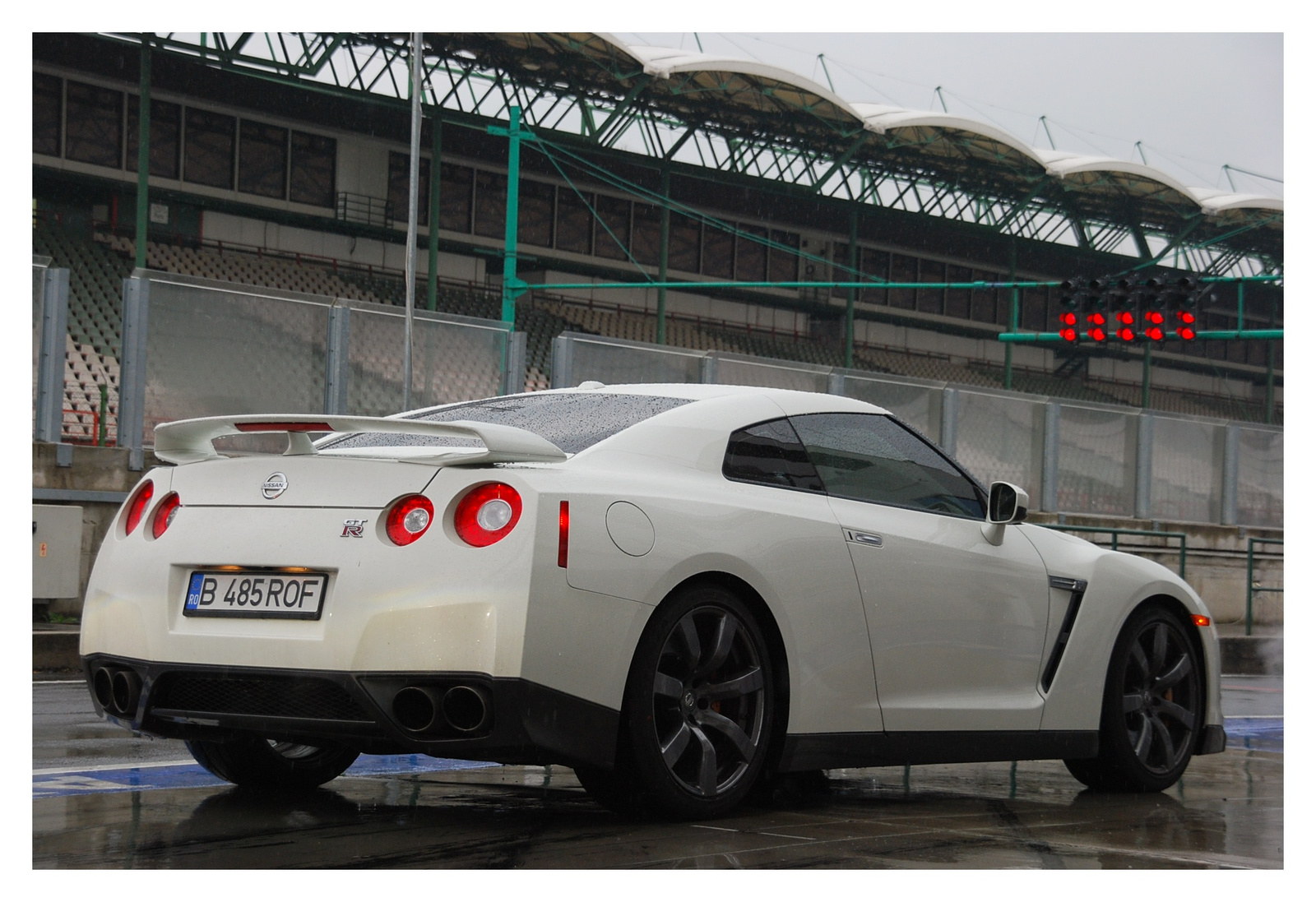 Nissan GT-R