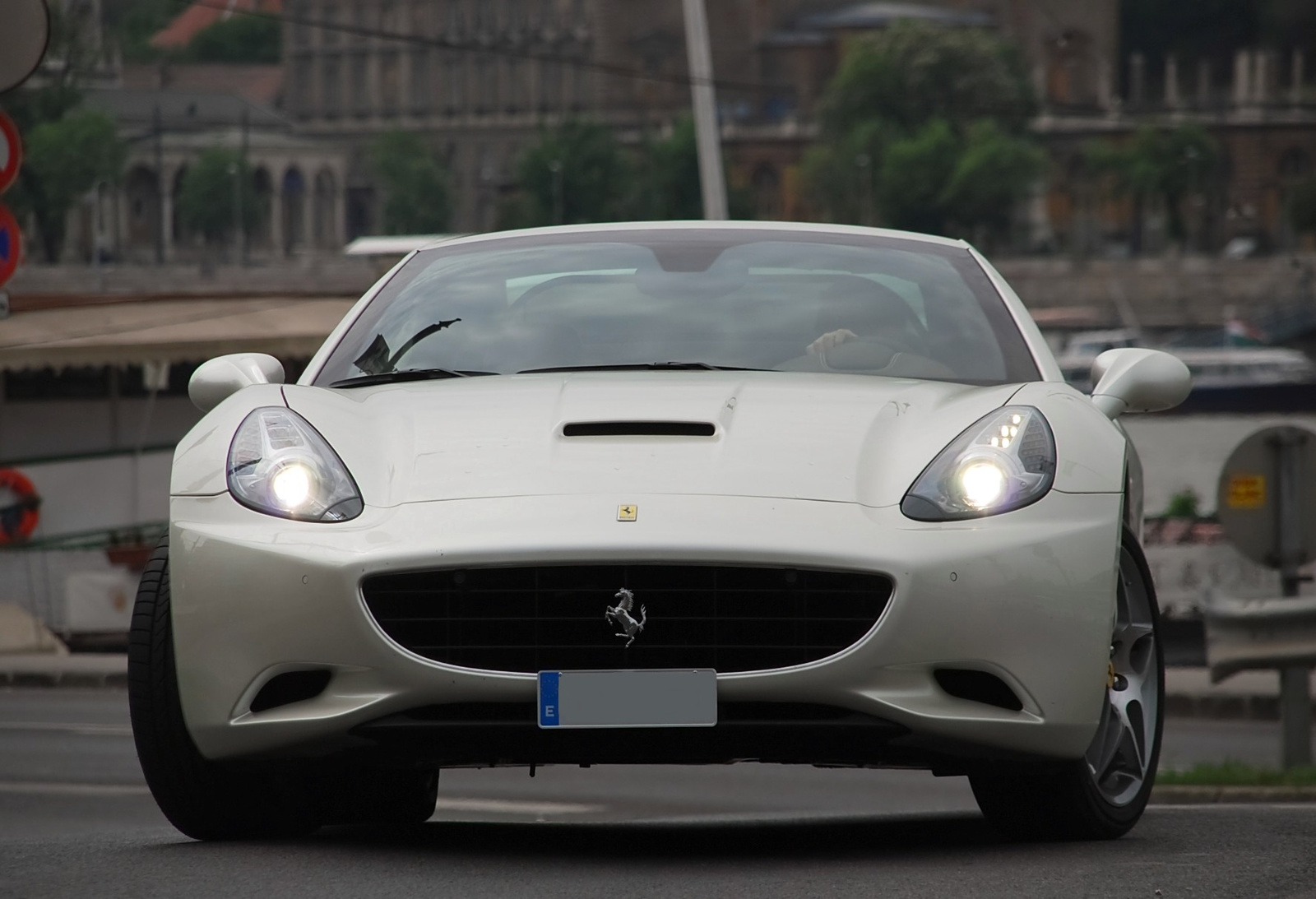 Ferrari California