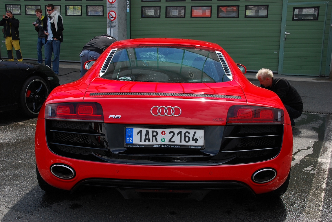 Audi R8 V10