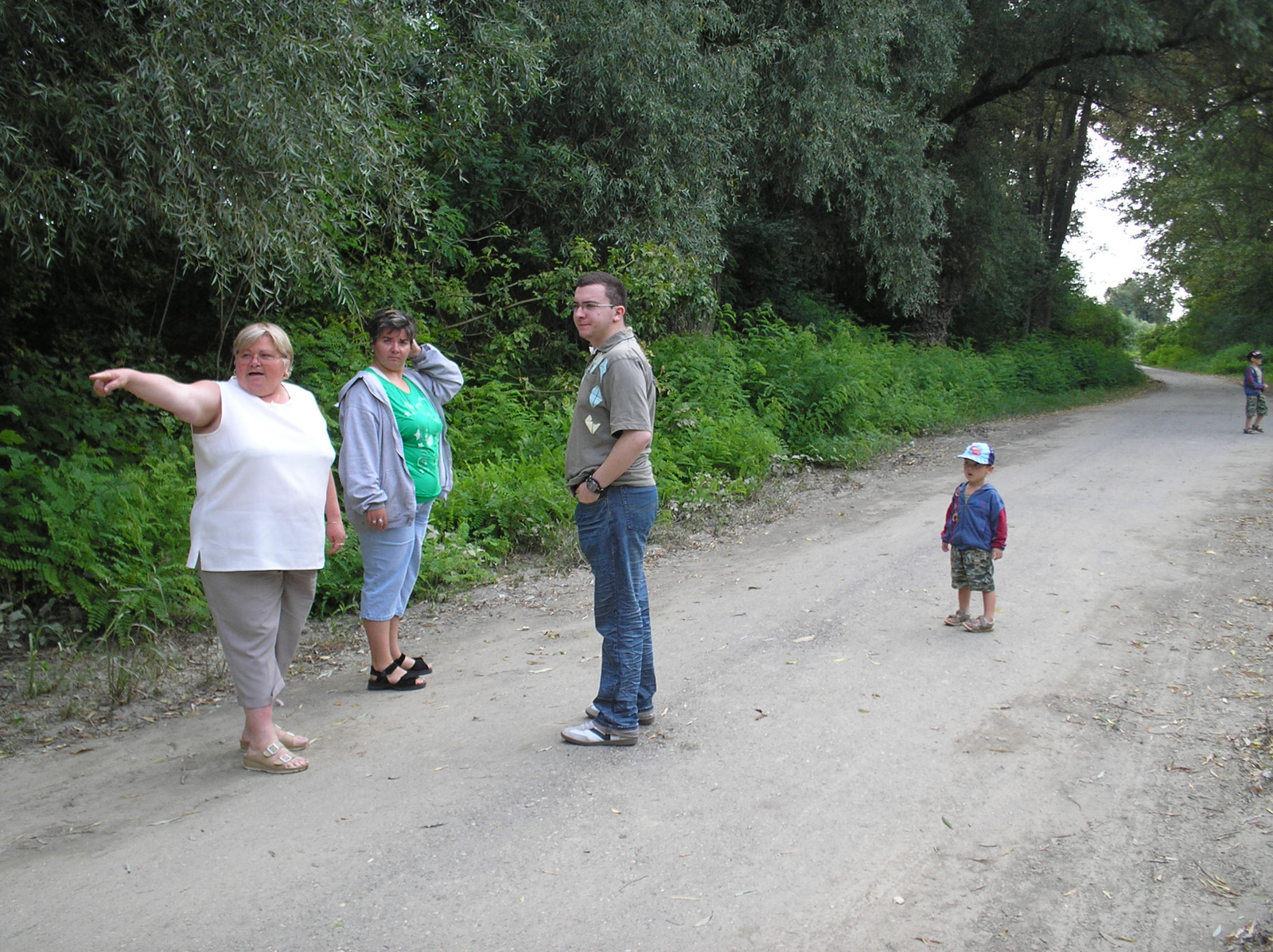 gergő is figyeli a mamát andi gabi is