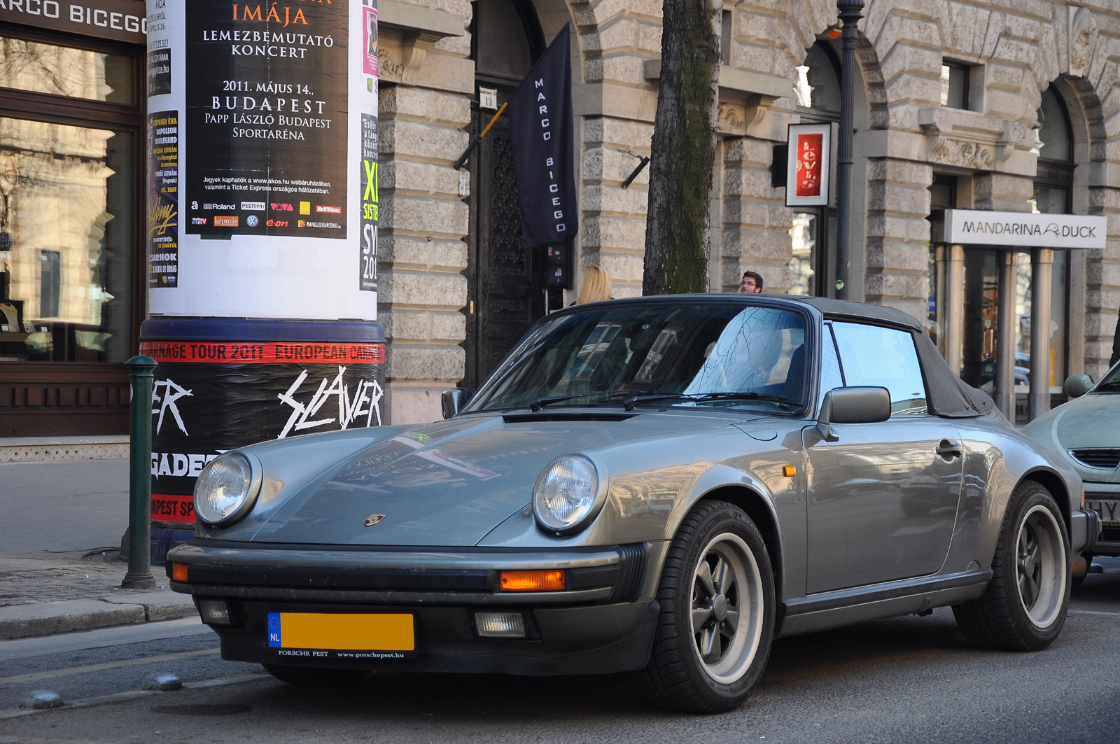 Porsche 911 Carrera Cabriolet