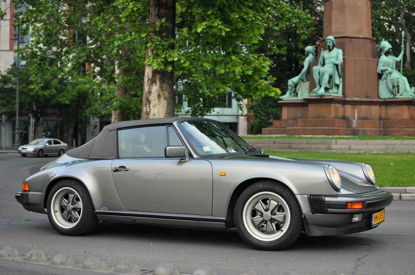 Porsche 911 Carrera Cabriolet