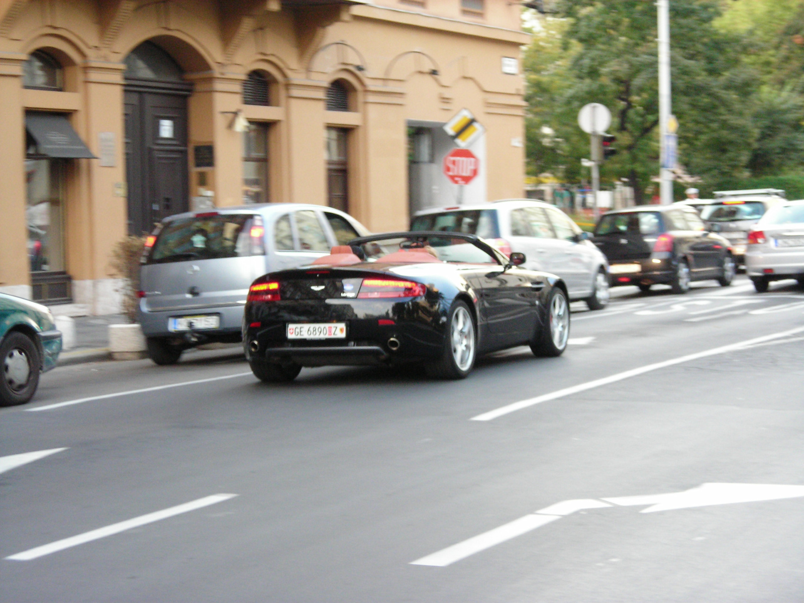 Aston Martin V8 Vantage Roadster