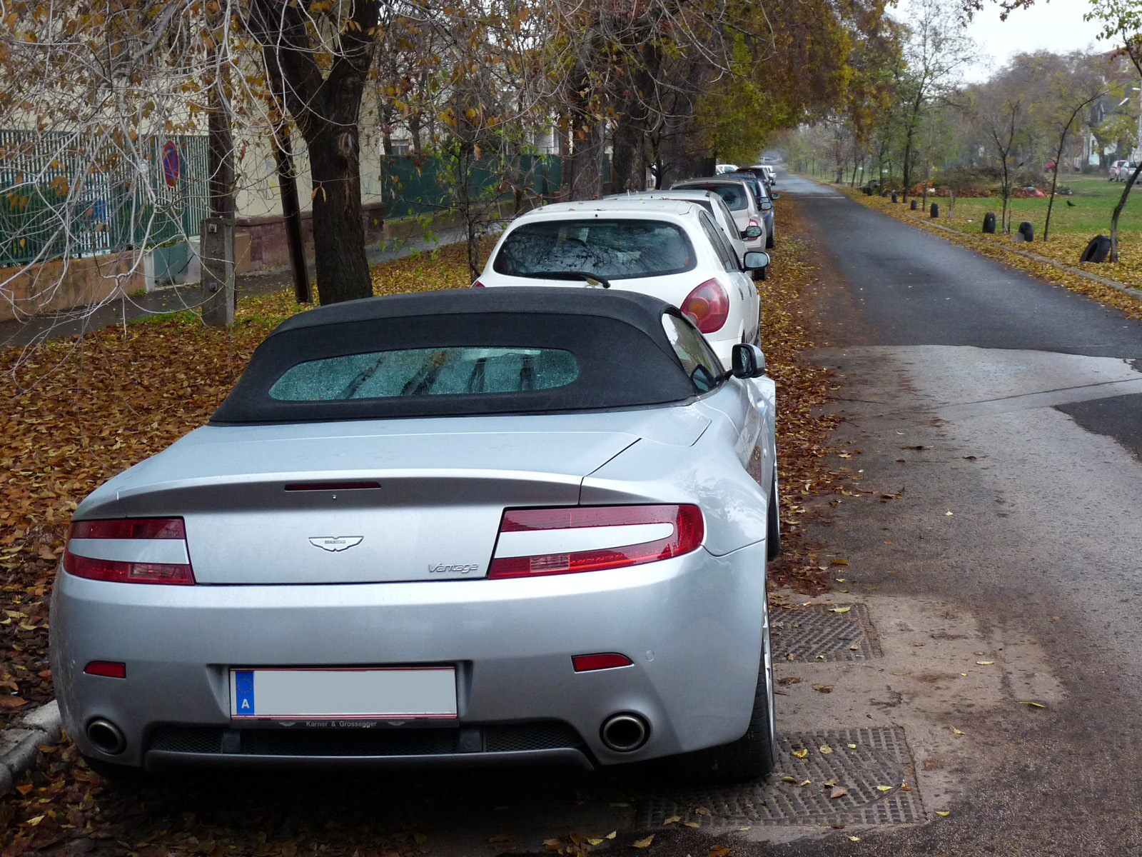 Aston Martin V8 Vantage Roadster