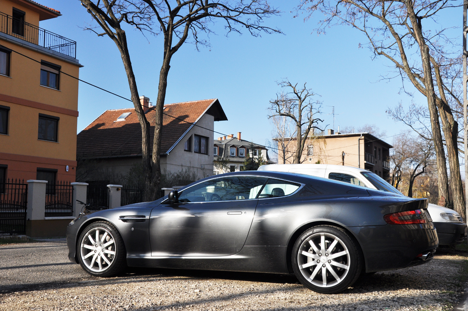 Aston Martin DB9