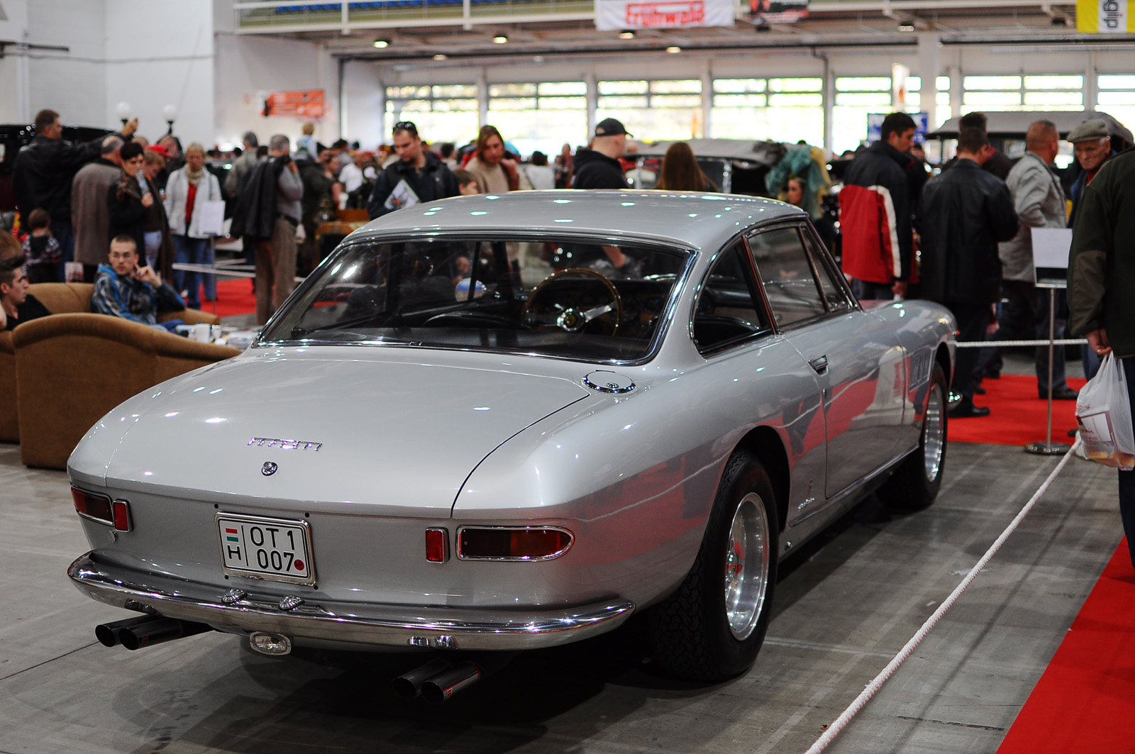 Ferrari 330 GT 2+2