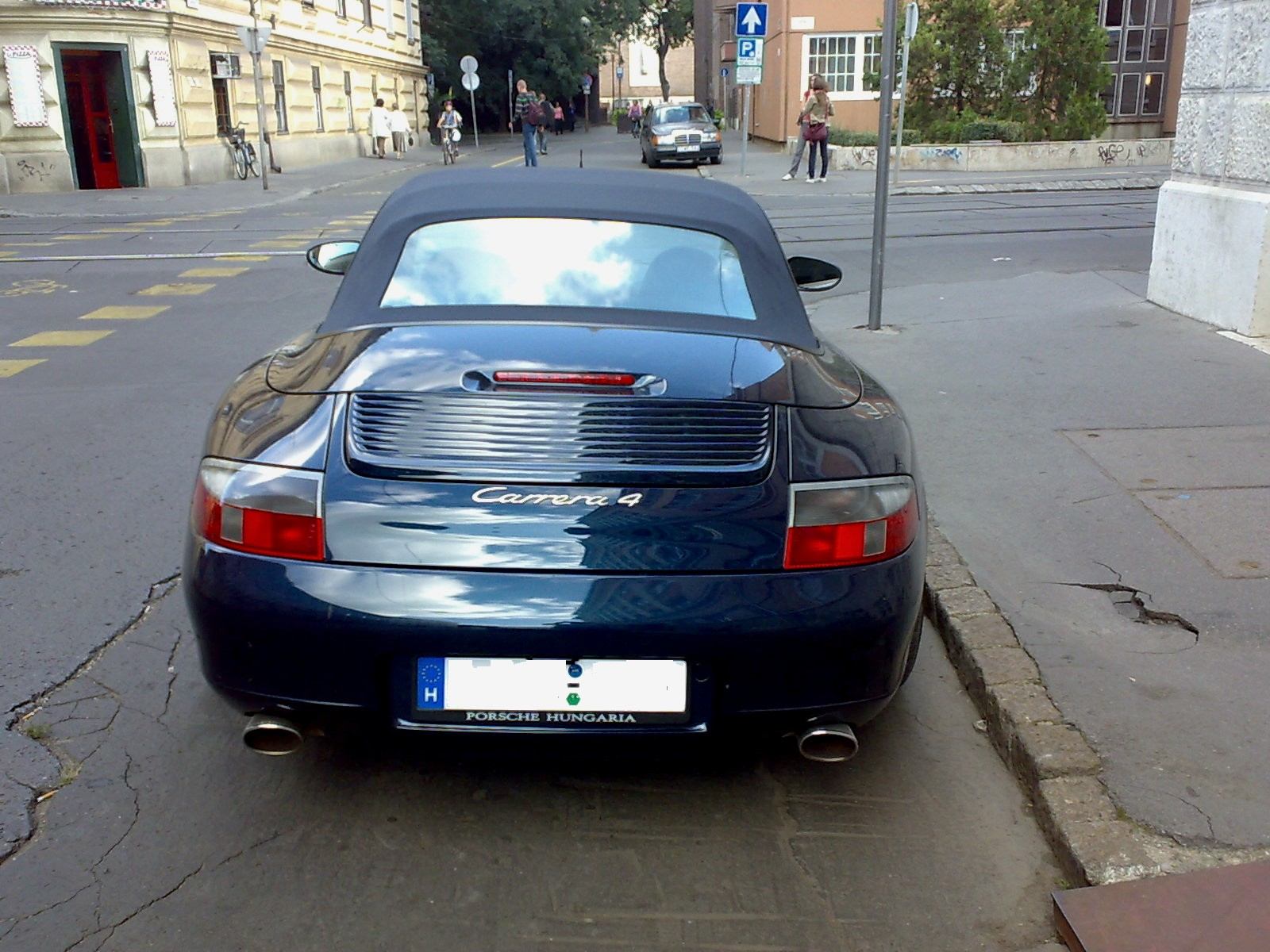 Porsche Carrera 4