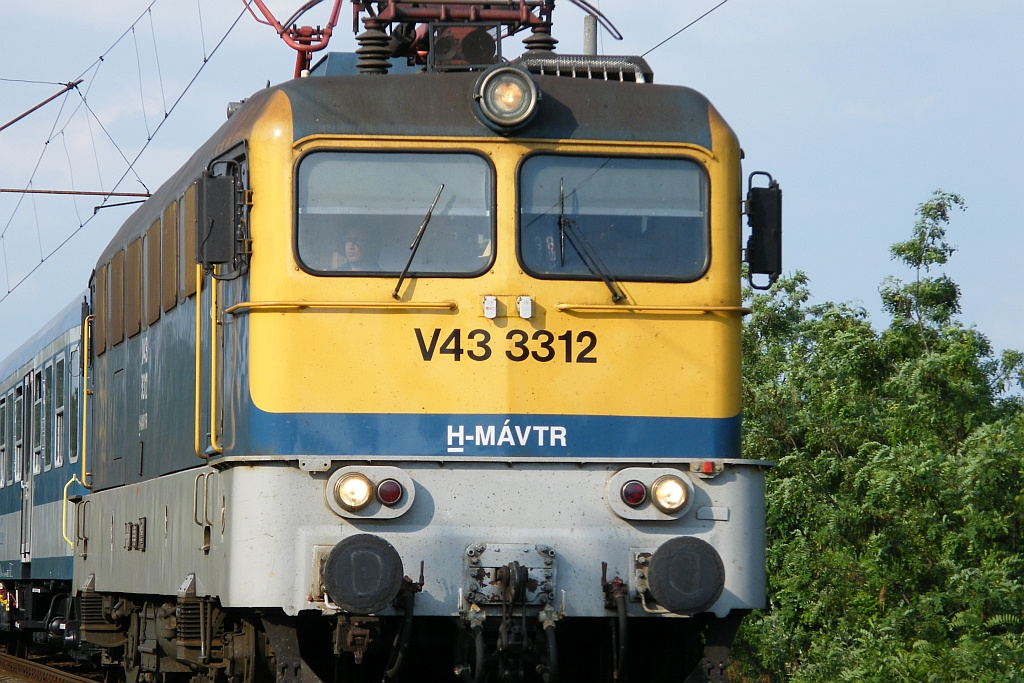 V43 3312