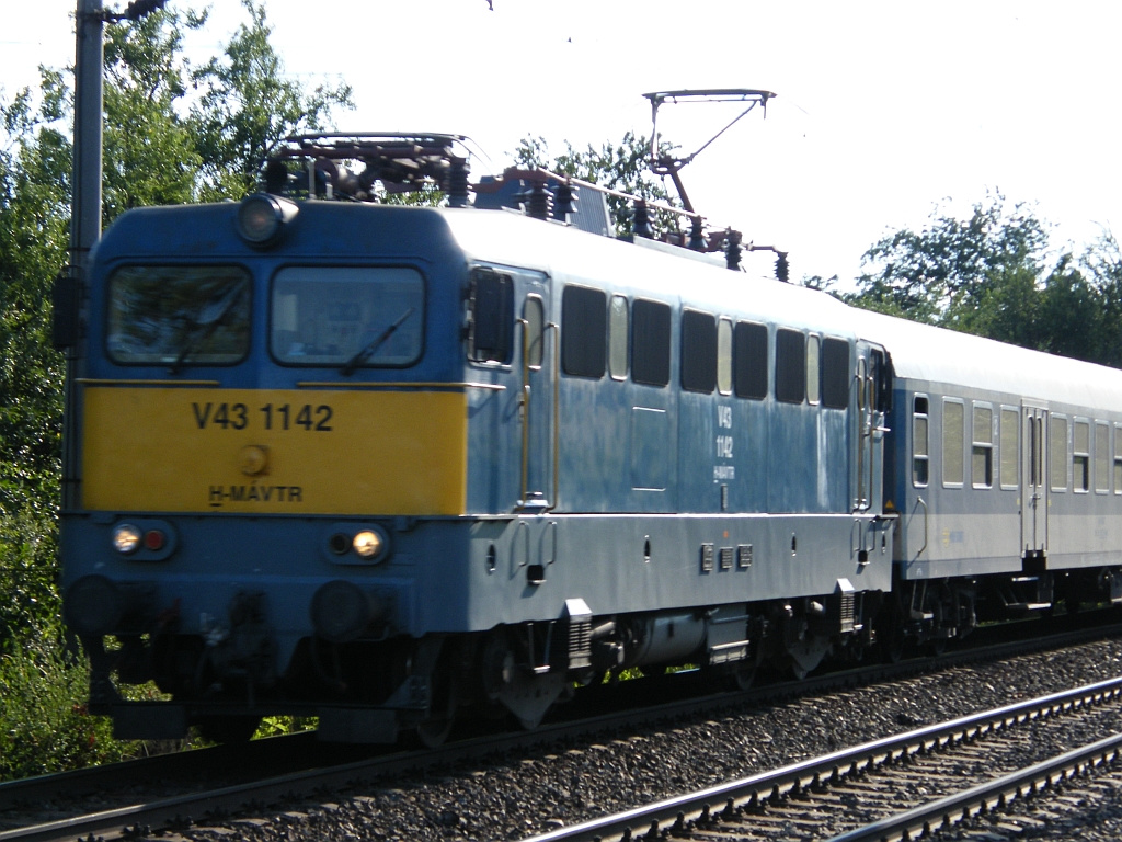 V43 1142