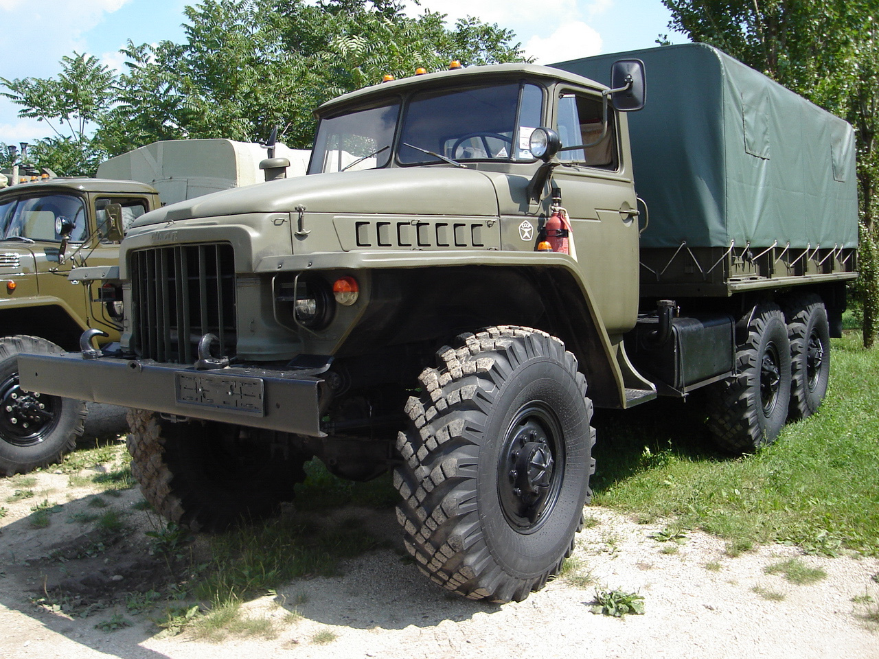 Ural 375 ponyvával