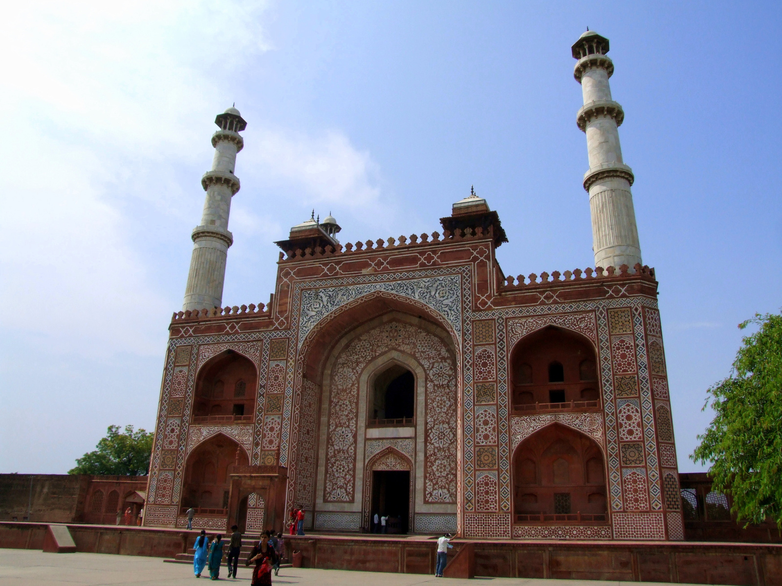 Shikander: Akhbar mauzóleum