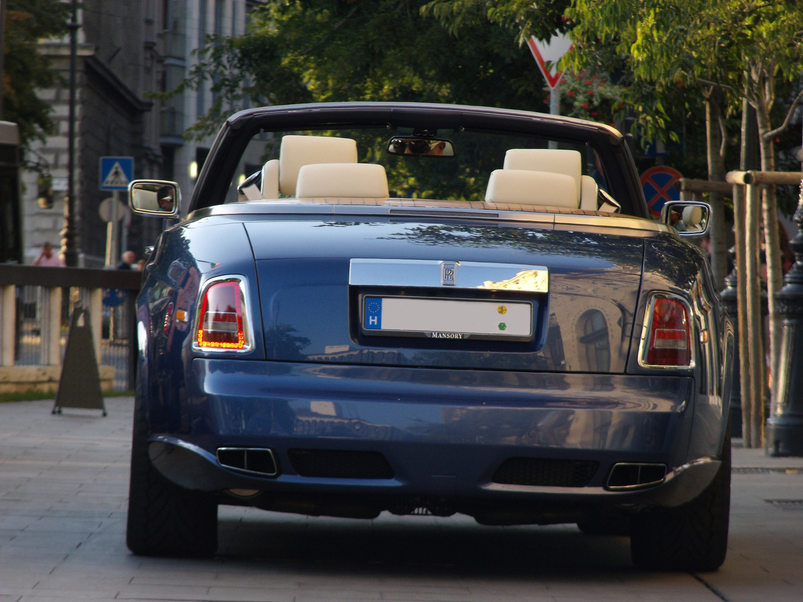 Mansory Bel Air (Rolls Royce Phantom Drophead Coupé)