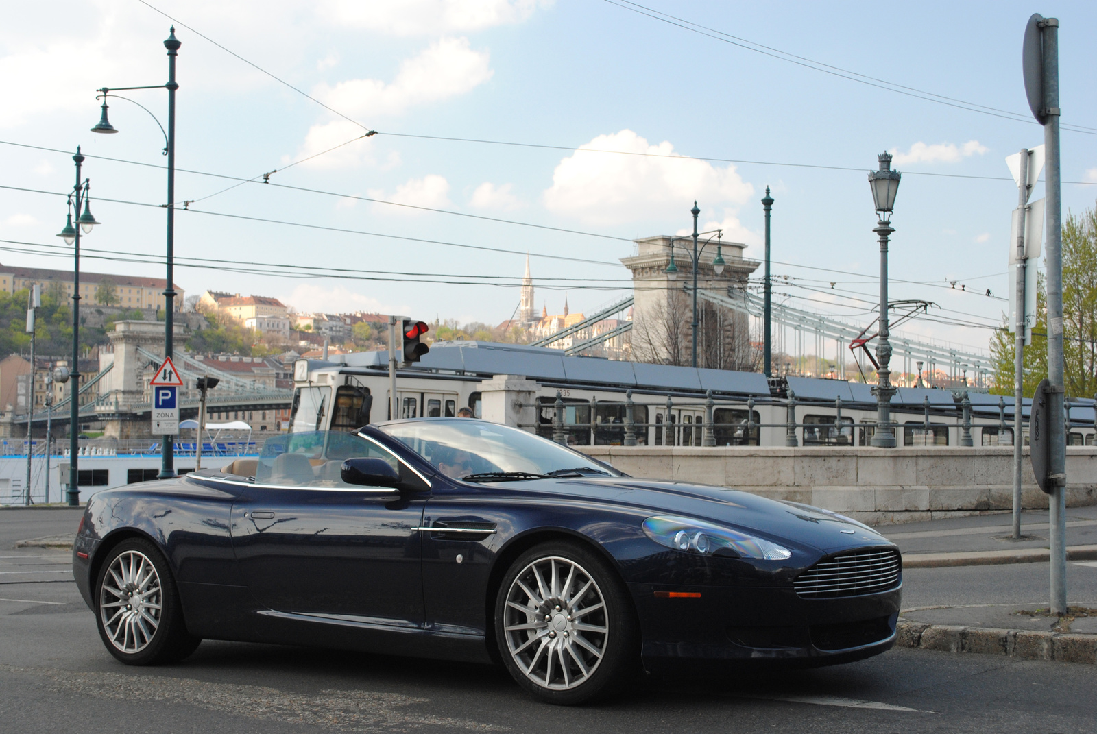 Aston Martin DB9 Volante