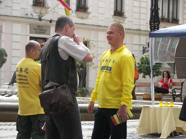 2009.05.16. Pécs, Színház tér 20.