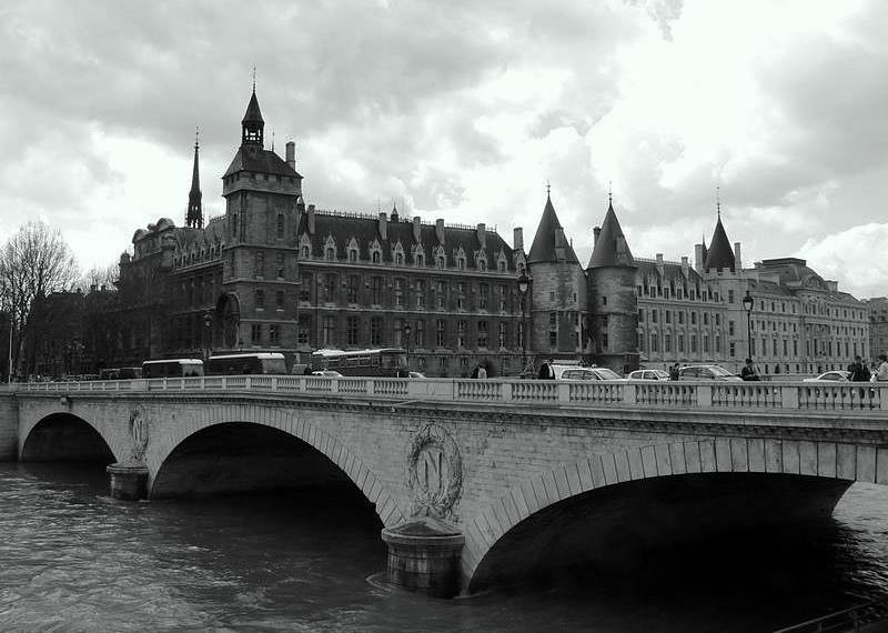 Pont Neuf és az Igazságügyi Palota-Párizs