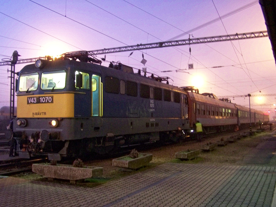 V43 - 1070 Dombóvár (2010.10.28).