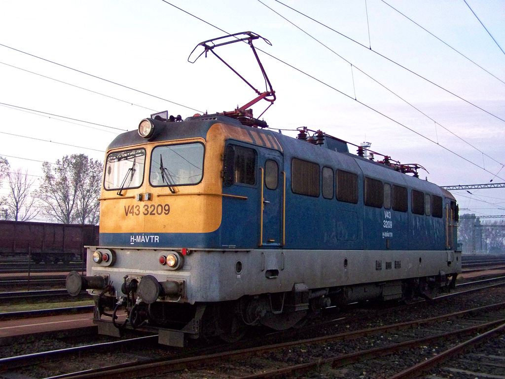 V43 - 3209 Dombóvár (2010.10.14).