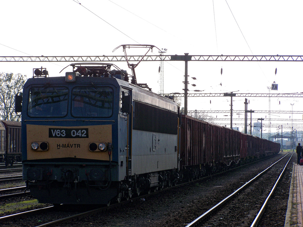 V63 - 042 Dombóvár (2010.10.15).