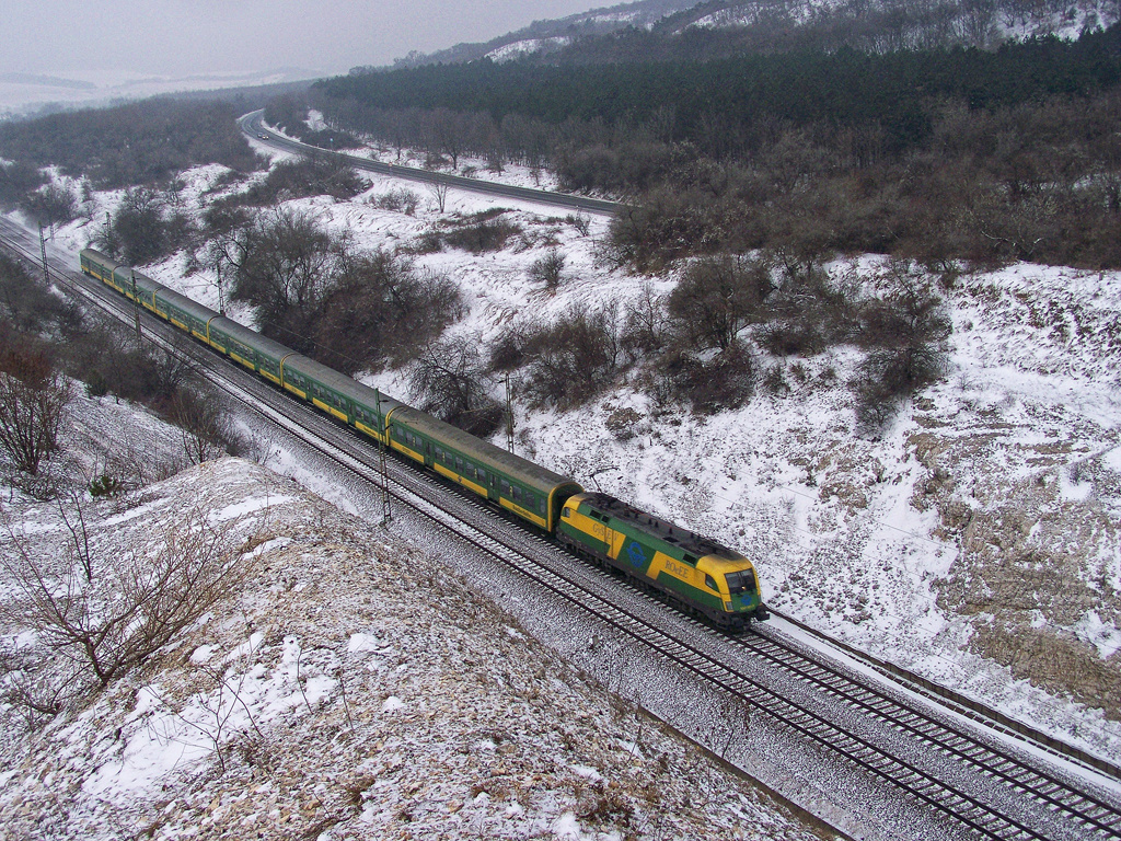 1047 501 - 0 Szár (2010.12.30).