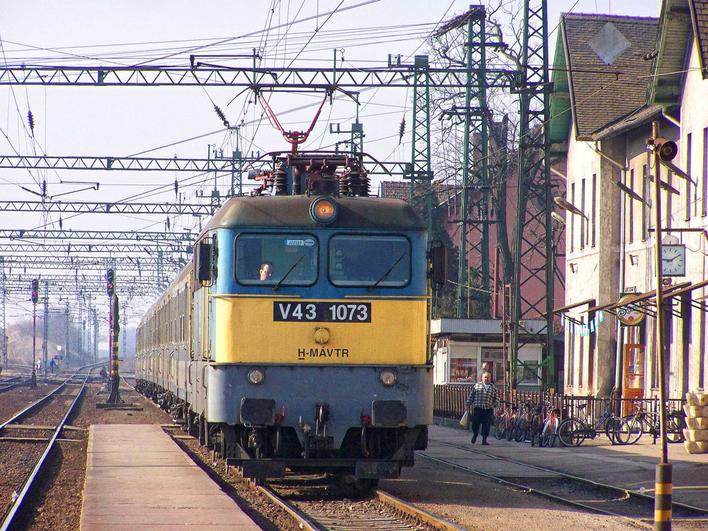 V43 - 1073 Pusztaszabolcs (2011.03.12).