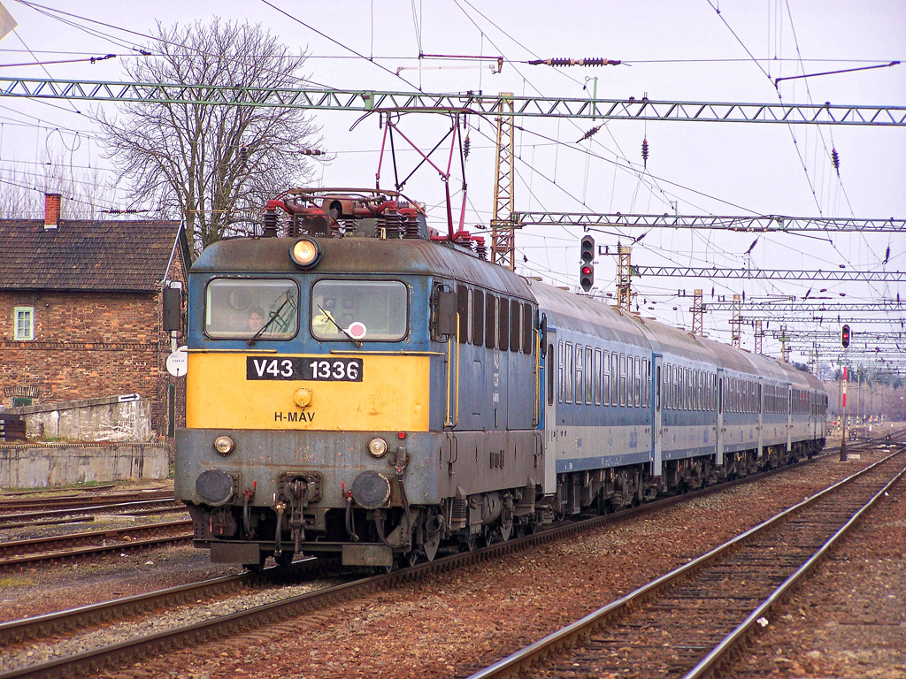 V43 - 1336 Dombóvár (2011.01.25)02.