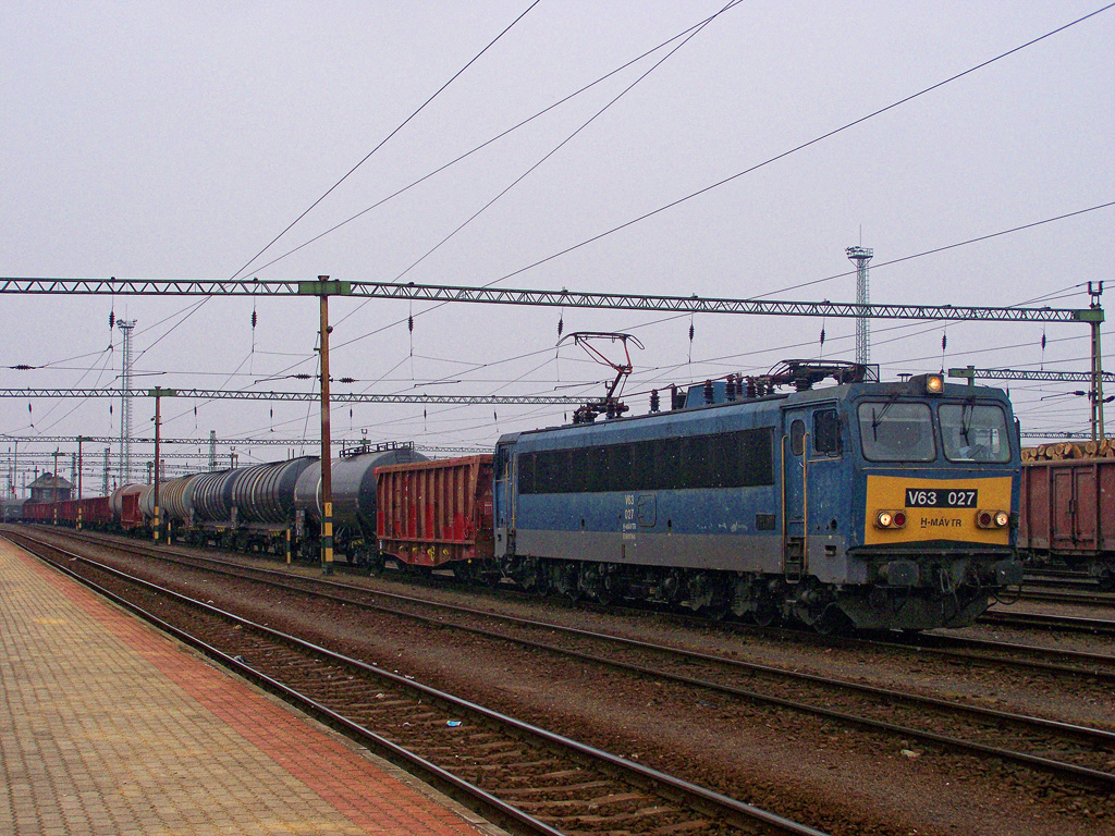 V63 - 027 Dombóvár (2011.03.02).