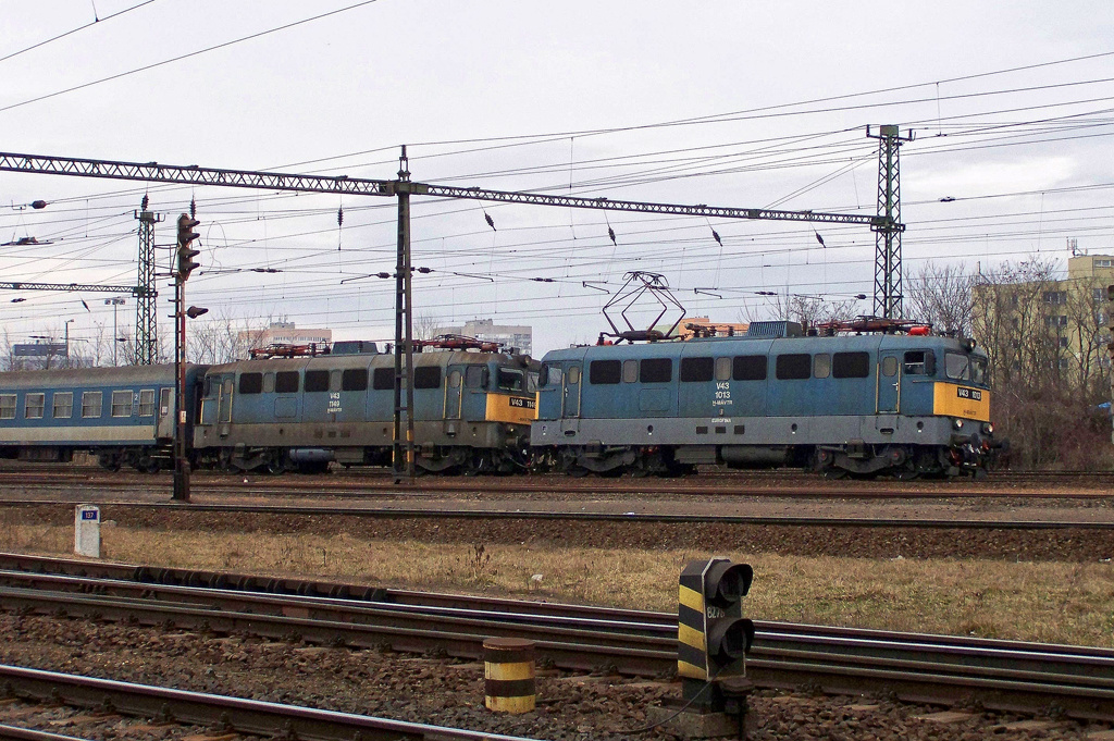 V43 - 1013 + V43 - 1149 Kelenföld (2011.03.14).