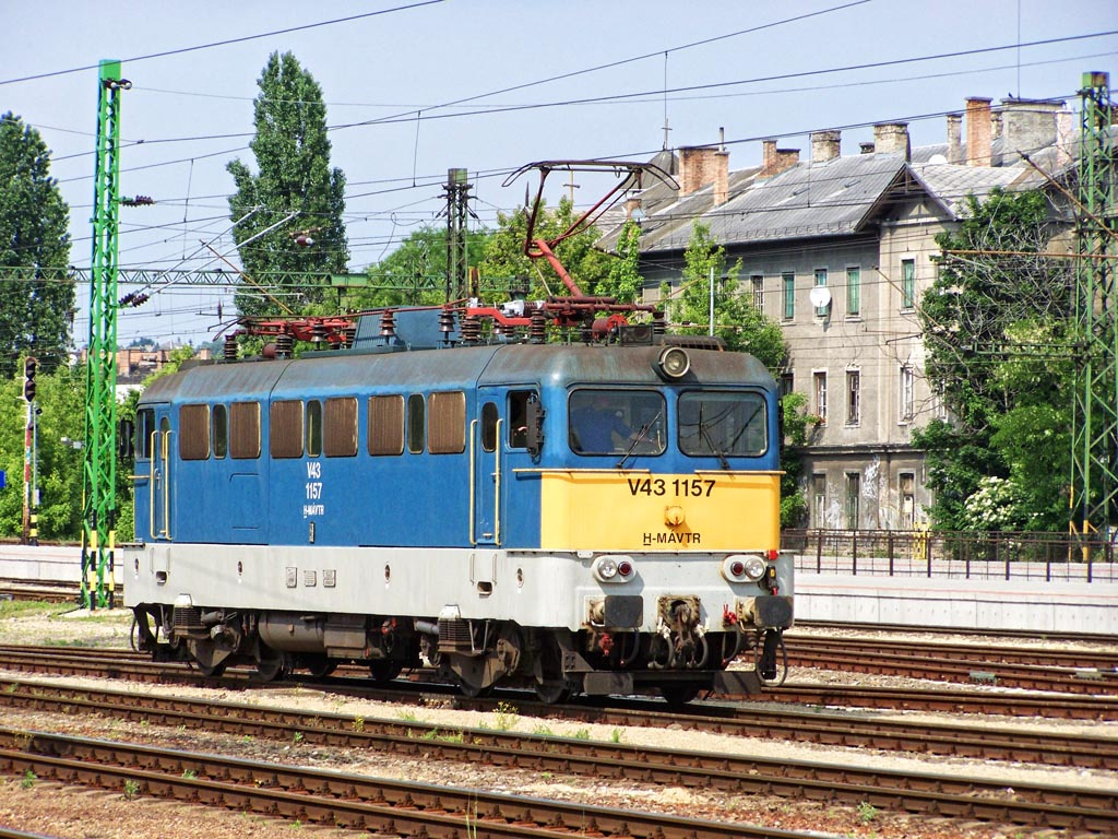 V43 - 1157 Kelenföld (2011.05.21)02