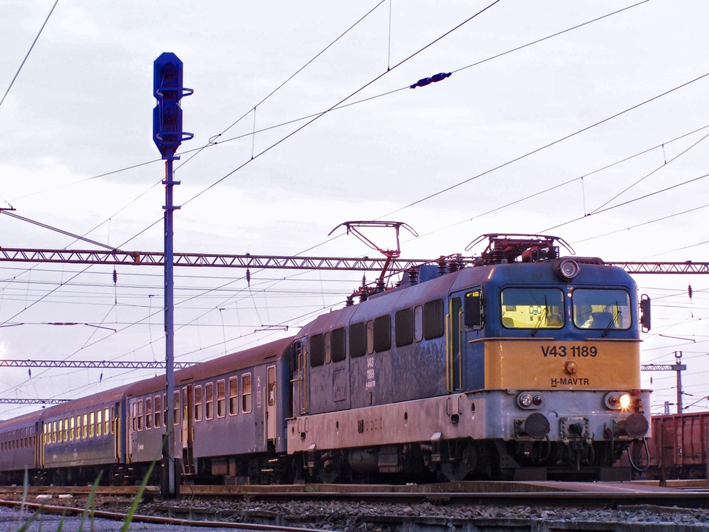 V43 - 1189 Dombóvár (2011.04.01).