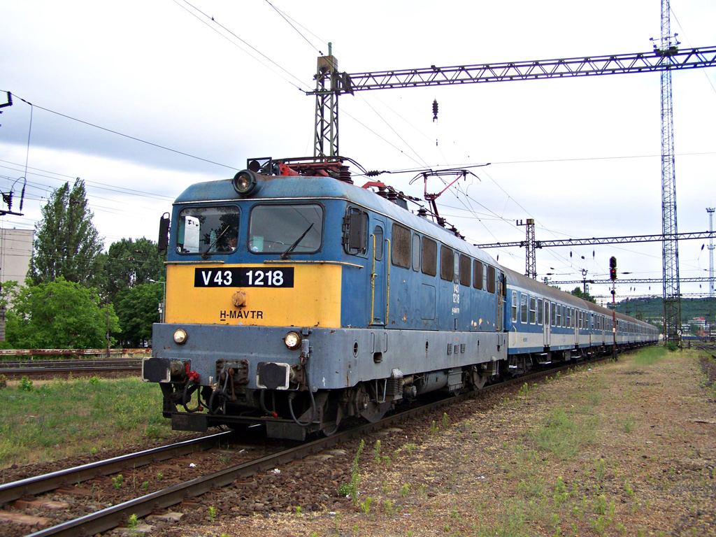 V43 - 1218 Kelenföld (2011.06.19)01