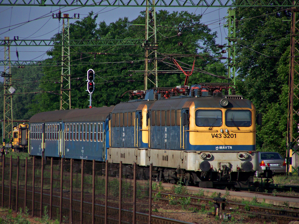 V43 - 3201 Dombóvár (2011.06.10).
