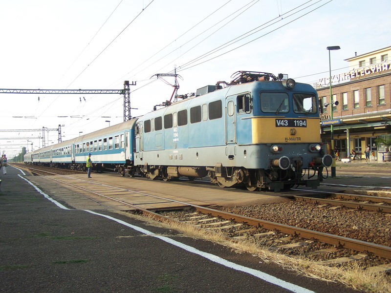 V43 - 1194 Kiskunfélegyháza (2009.08.10)