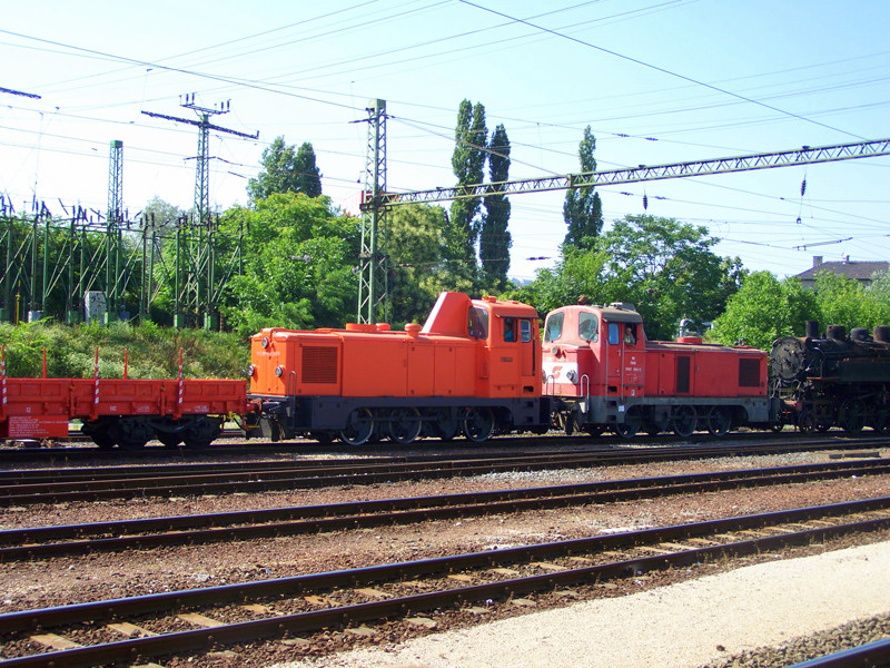 2067 121 - 6 + 2067 083 - 2 BP Kelenföld (2009.07.14).