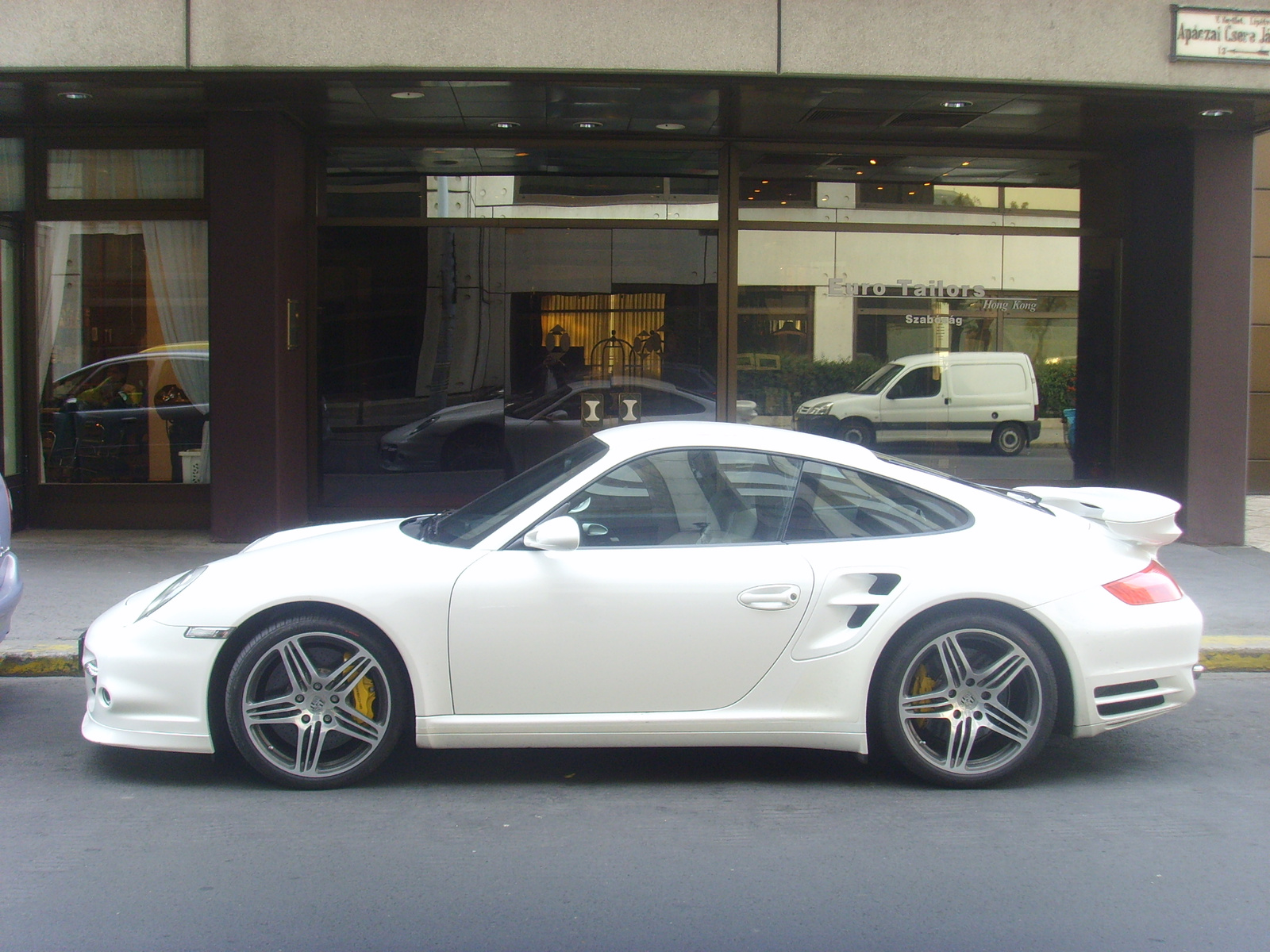 PORSCHE 911 TURBO