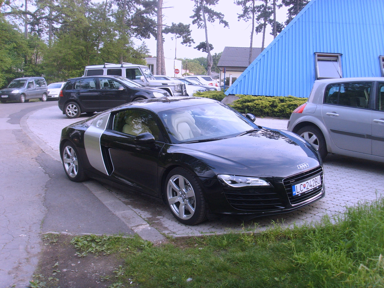 AUDI R8