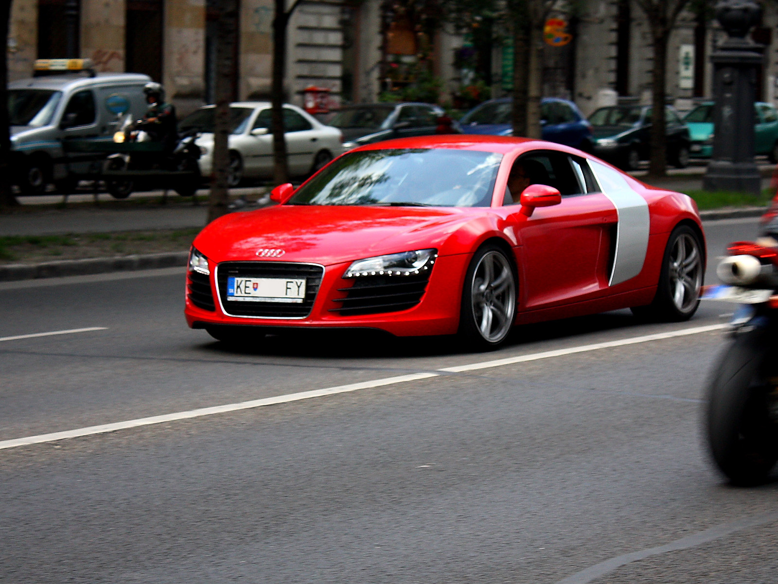 Audi R8