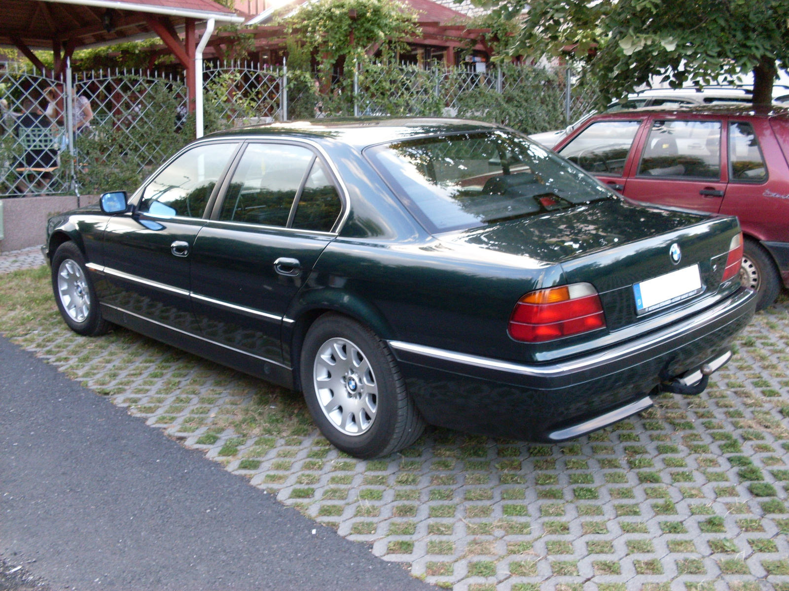 BMW 7-series (e38)