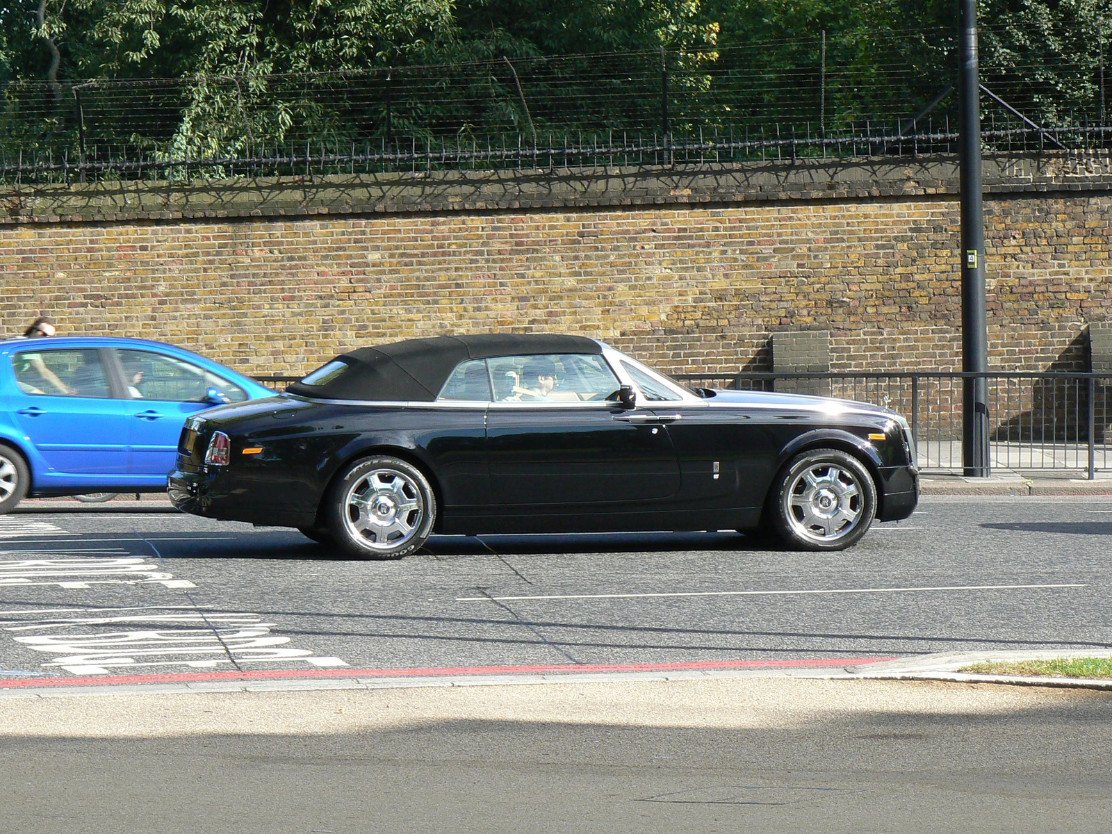 (1) Rolls-Royce Drophead Coupe