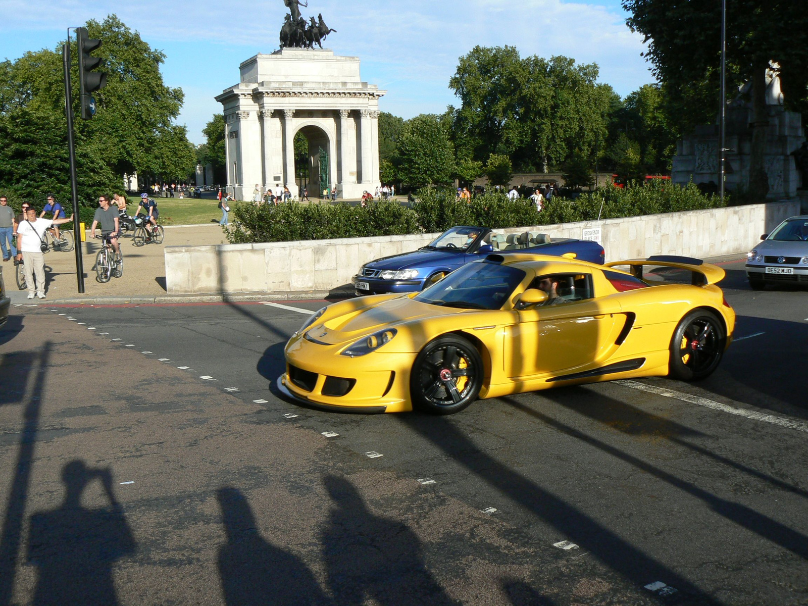 (1) Porsche Carrera GT Gemballa Mirage