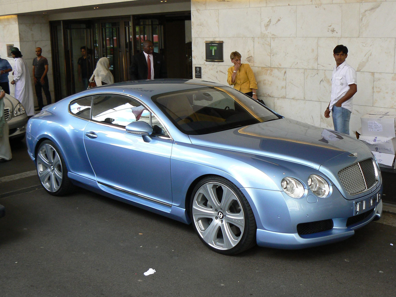 (3) Bentley Continental GT Kahn