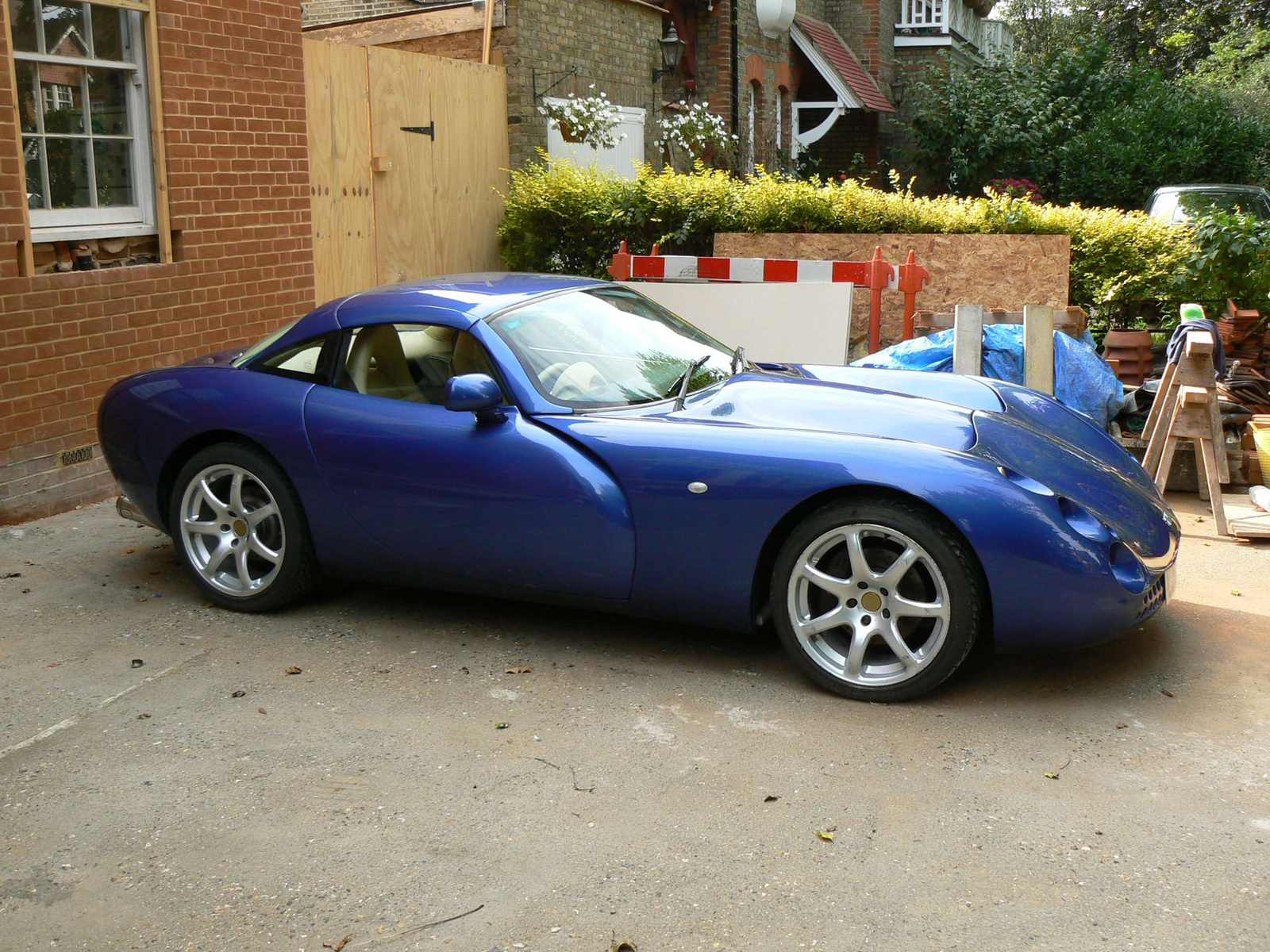 (8) TVR Tuscan