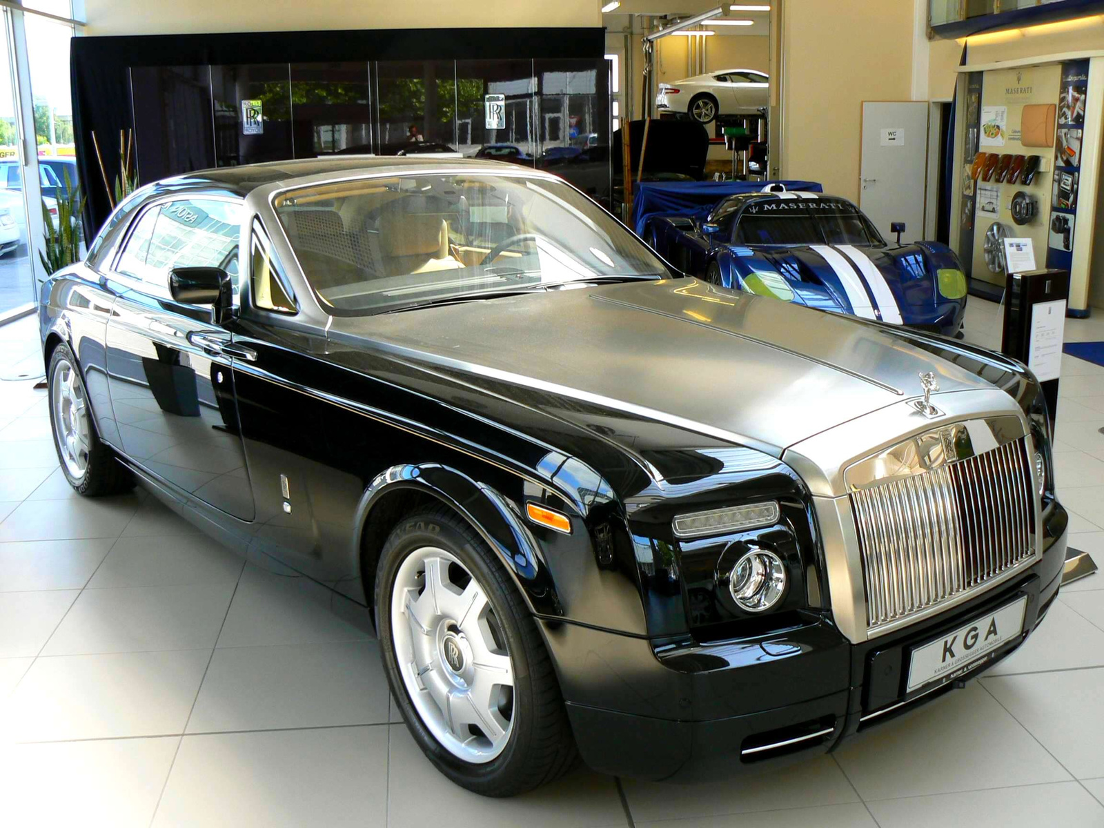 Rolls-Royce Phantom Coupe