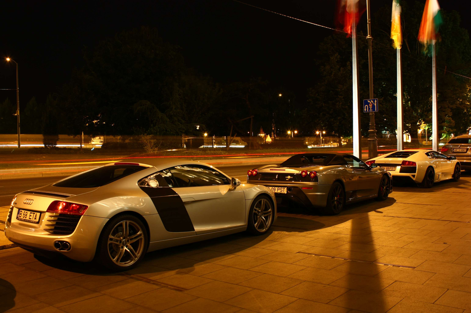 Tripla 014 R8 & Scuderia 16M & LP640